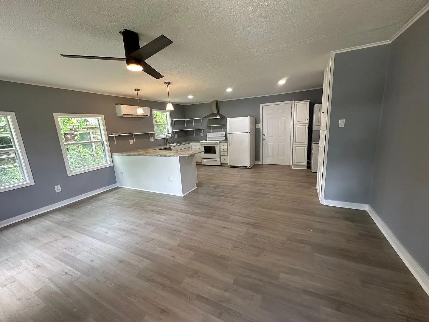2B/1B Home Available in Lake Charles — Photo 2