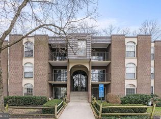 3314 Woodburn Village Dr APT 14, Annandale, VA 22003