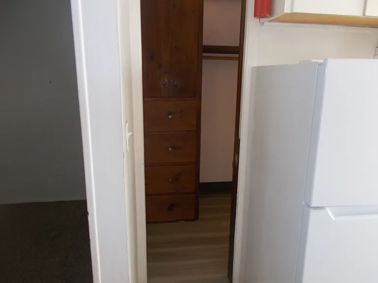 519.5 S Almon St #F — Photo 9