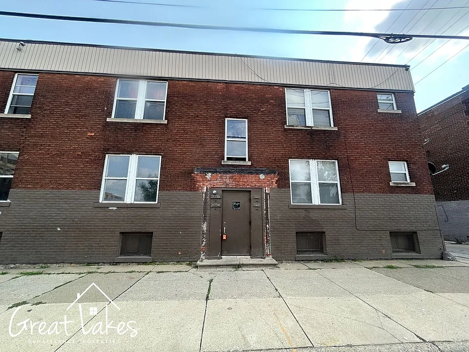 8133-8139 Senator St