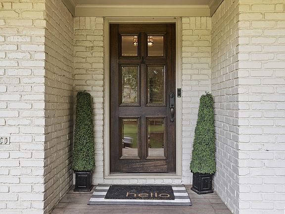 5th image of 4017 Royal Oak Ct