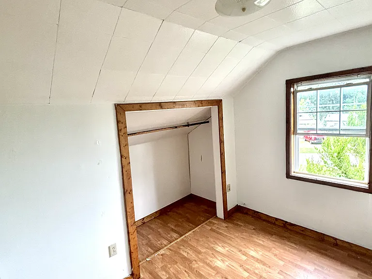 710 Chesaning St #4 — Photo 5
