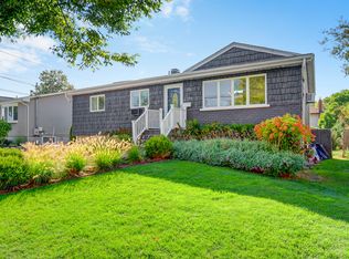 2556 Nelson Dr, Seaford, NY 11783