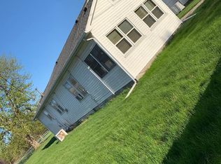 3908 15th St, Moline, IL 61265