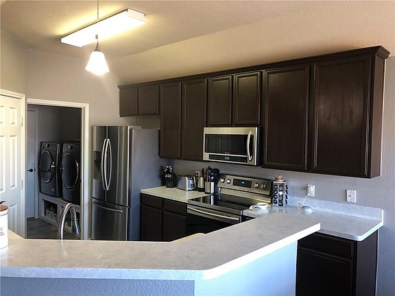 2nd image of 941 La Sierra Dr