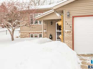 1315 S Risley Cir, Sioux Falls, SD 57106