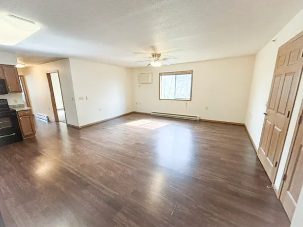 495 E South Ave APT 10, Chippewa Falls, WI 54729