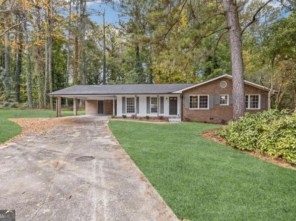 5325 Corinth Cir, Stone Mountain, GA 30087