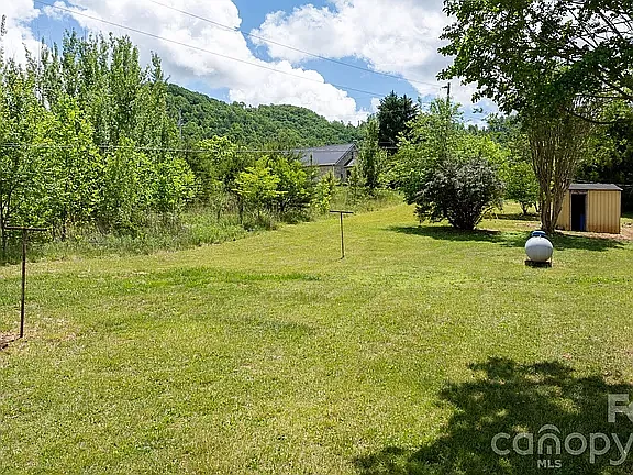 1852 Skyland Dr — Photo 16