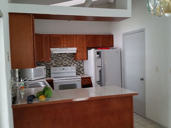 4th image of 11483 NW 41st St