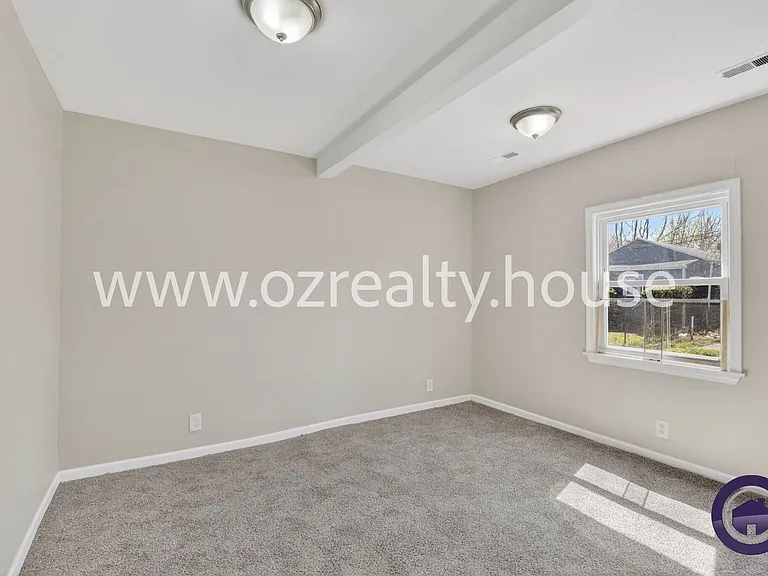 160 Bronson Ave — Photo 14