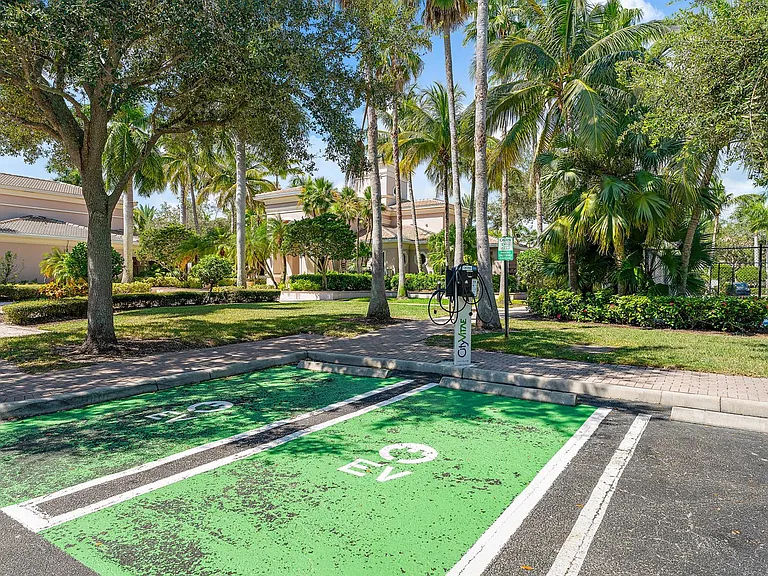 3020 Alcazar Pl #202 — Photo 48