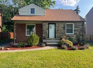 3787 Bainbridge Rd, Cleveland Heights, OH 44118