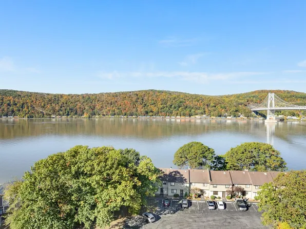 37 Hudson Heights Drive, Poughkeepsie, NY 12601