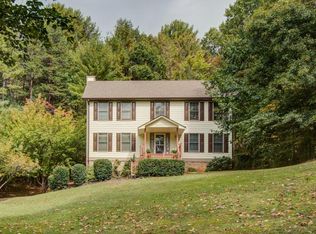 7993 Forest Creek Dr, Roanoke, VA 24018