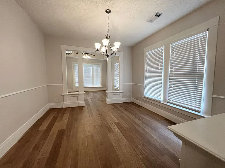 421 E Myrtle St — Photo 6