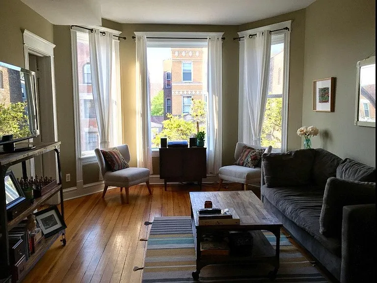2050 W Augusta Blvd #2 — Photo 1