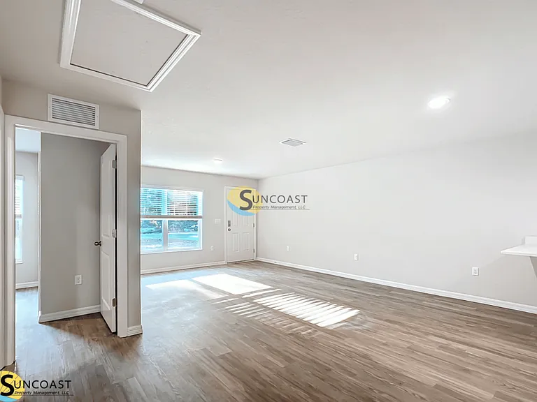 9030 N Travis Dr — Photo 1