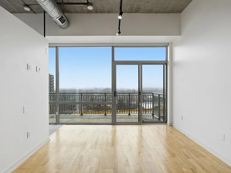 350 N Main St #806 — Photo 3