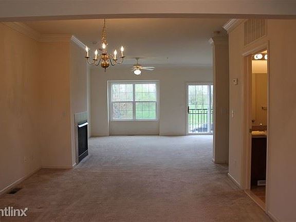 22007-parkview-dr-taylor