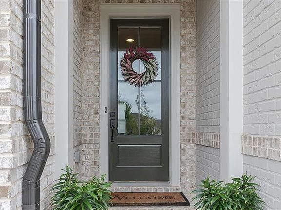 5th image of 2018 Glenview Park Cir