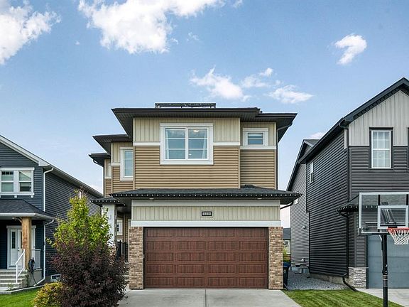 2nd image of 1532 S Ravensmoor Way SE