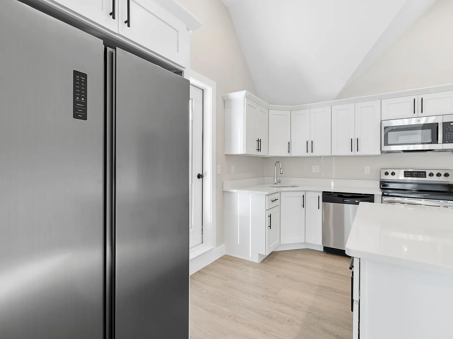 135 Harrishof St — Photo 4