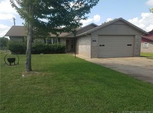 115 Hinton Blvd, Mannford, OK 74044