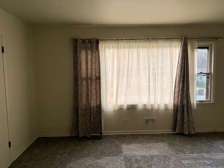 443 N Washington Ave — Photo 3