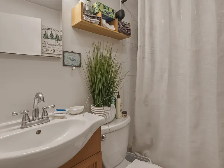 207 W Springfield St #4 — Photo 9