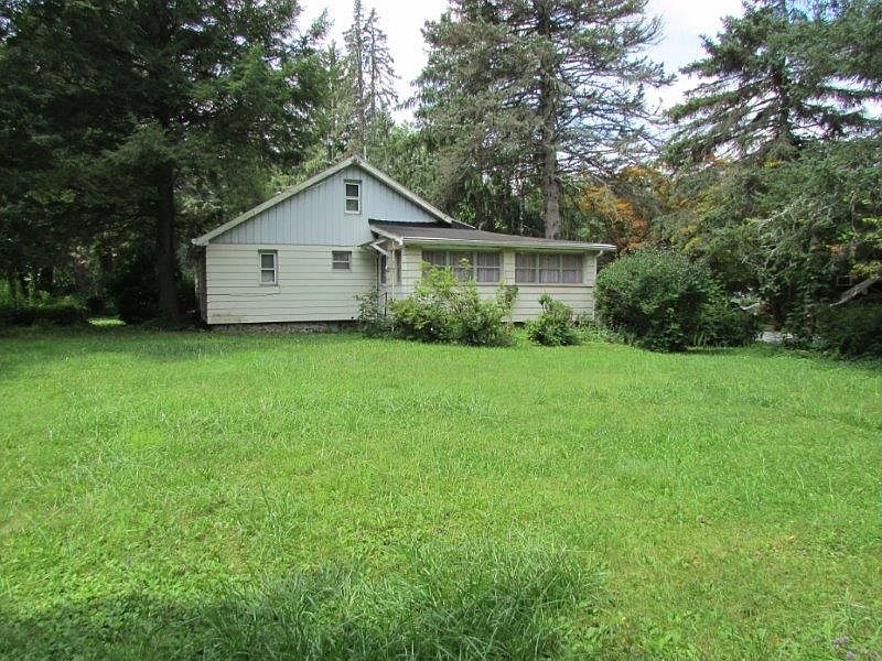 2nd image of 28 Lake Dr