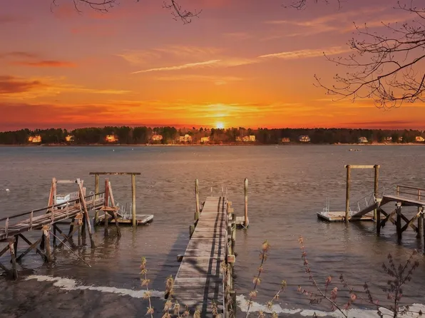 28 Colony Cove Road, Durham, NH 03824