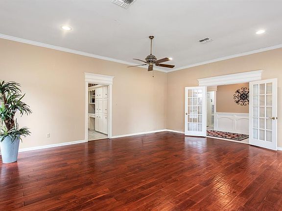 5th image of 3338 Country Club Blvd