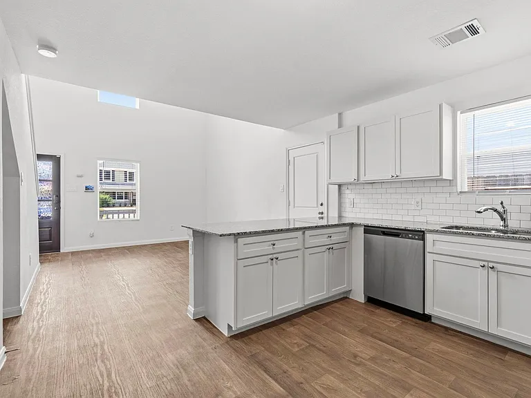 16367 Jasmine Marie Pl — Photo 8