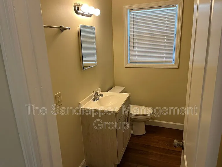 634 Cashew St #B — Photo 6