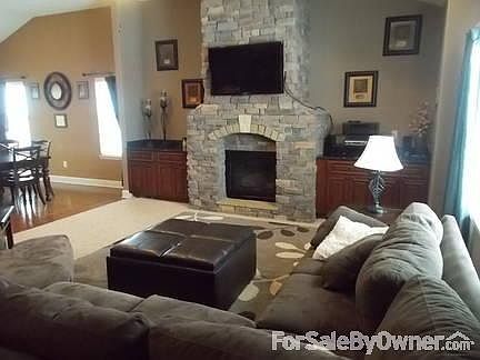 Main Floor Living Room
						:
						Fireplace is gas (switch is in Dining Room)