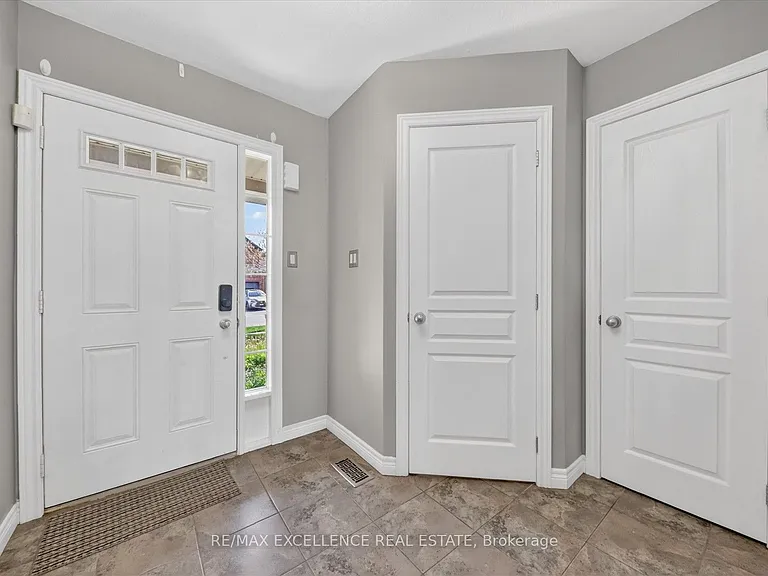 31 Donald Bell Dr — Photo 5