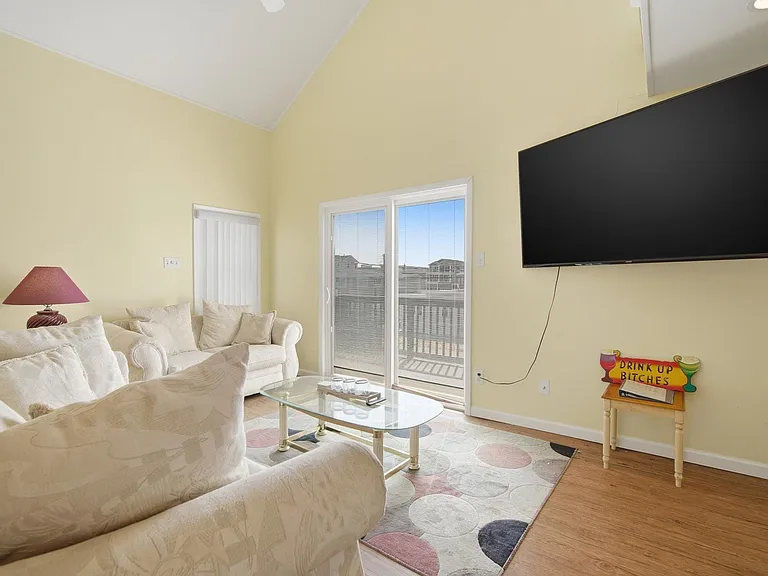 205 North St #10 — Photo 10