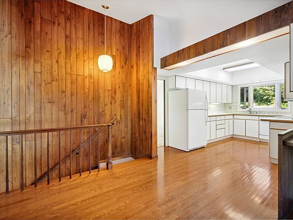4th image of 1039 Beau Brummel Dr