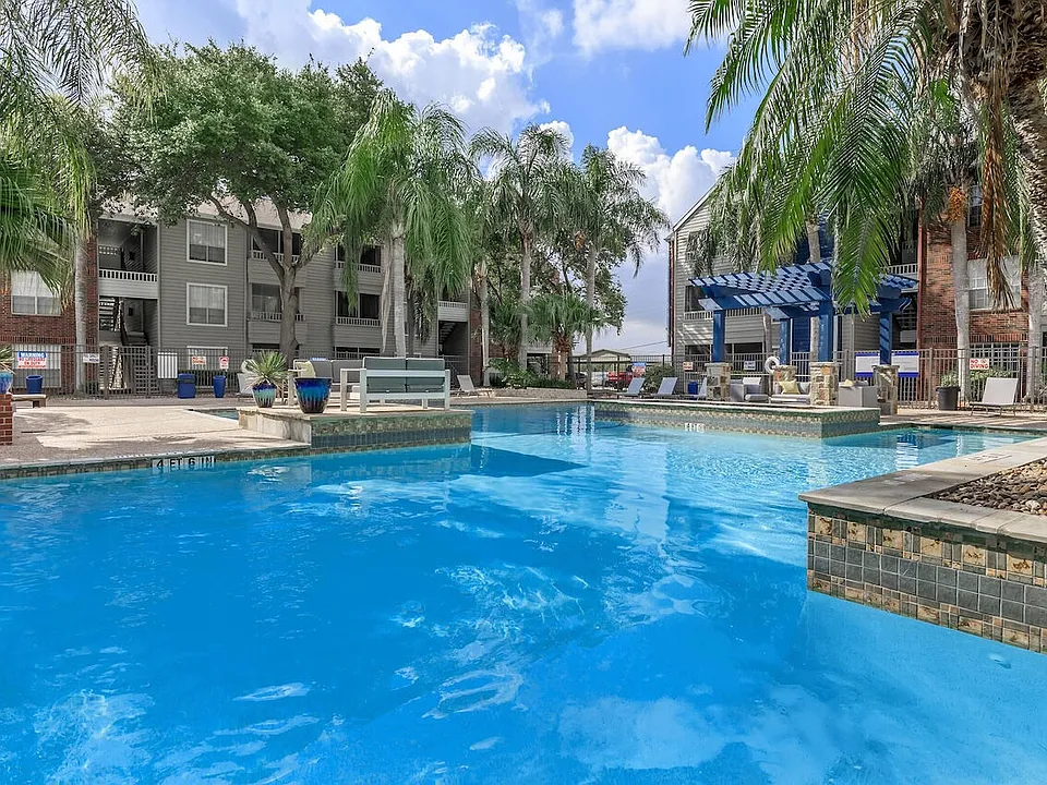 Sawgrass Apartments