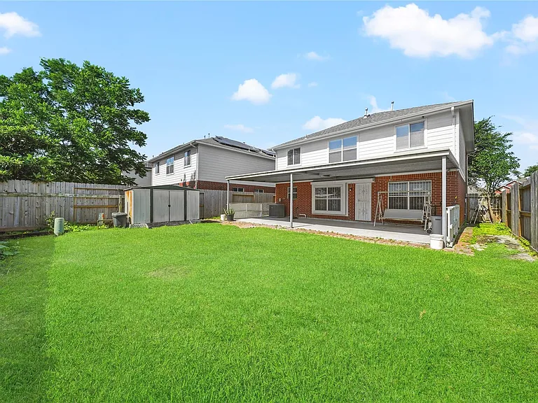 7027 Waveland Dr — Photo 31
