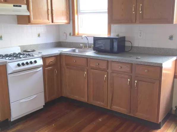 25 Hall St APT 1R, Somerville, MA 02144