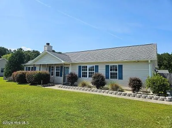 320 Top Knot Road, Hubert, NC 28539