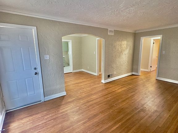 4th image of 900 Brower St