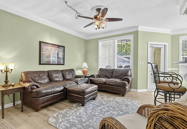 1811 Chatelain Way #1 — Photo 7
