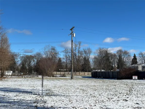 1819 Kern St, Port Huron, MI 48060