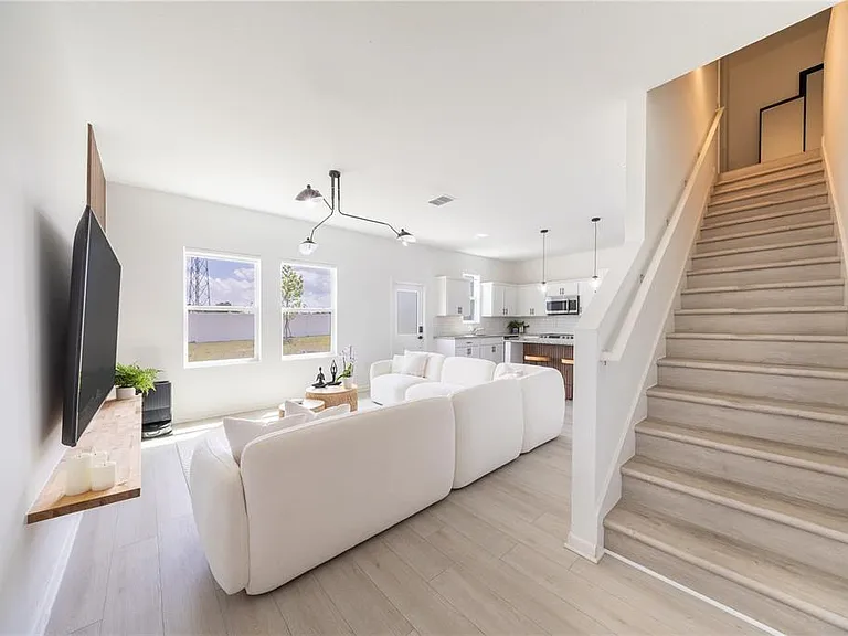 8688 Sportsman Loop — Photo 8