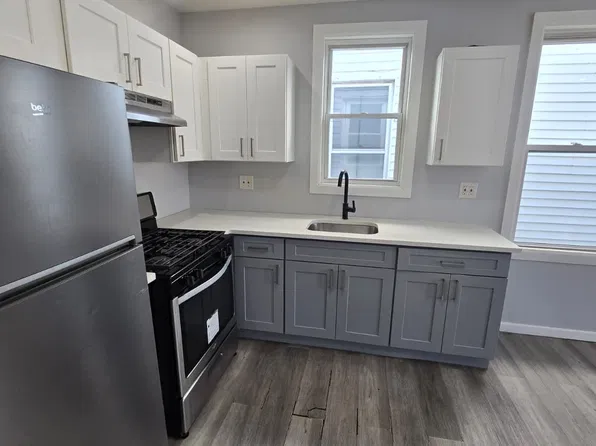93 Stevens Ave Floor 2, Jersey City, NJ 07305