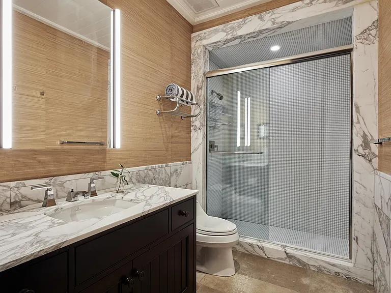 31 Bay Dr — Photo 25