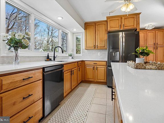 4th image of 15579 Golf Club Dr